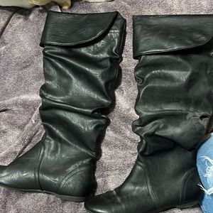 Women’s black boots